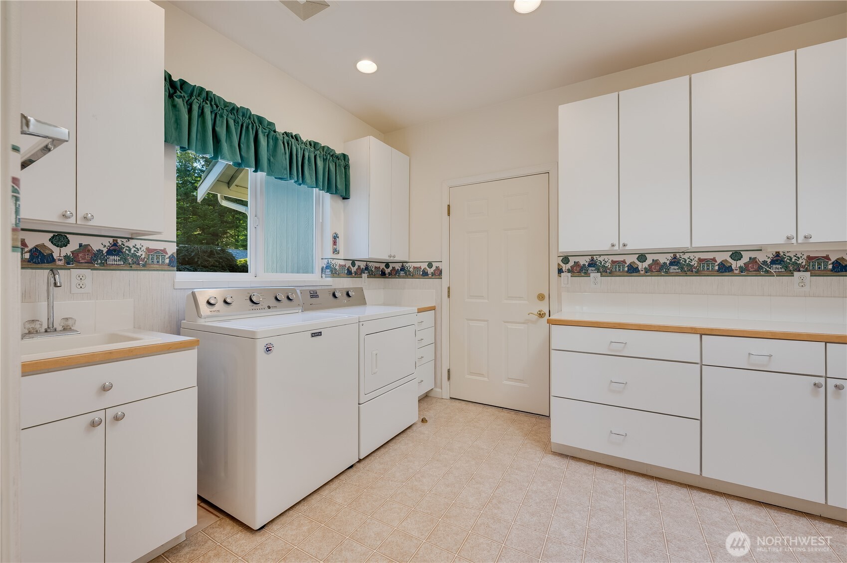 17340 Maple Lane , La Conner, WA 98257