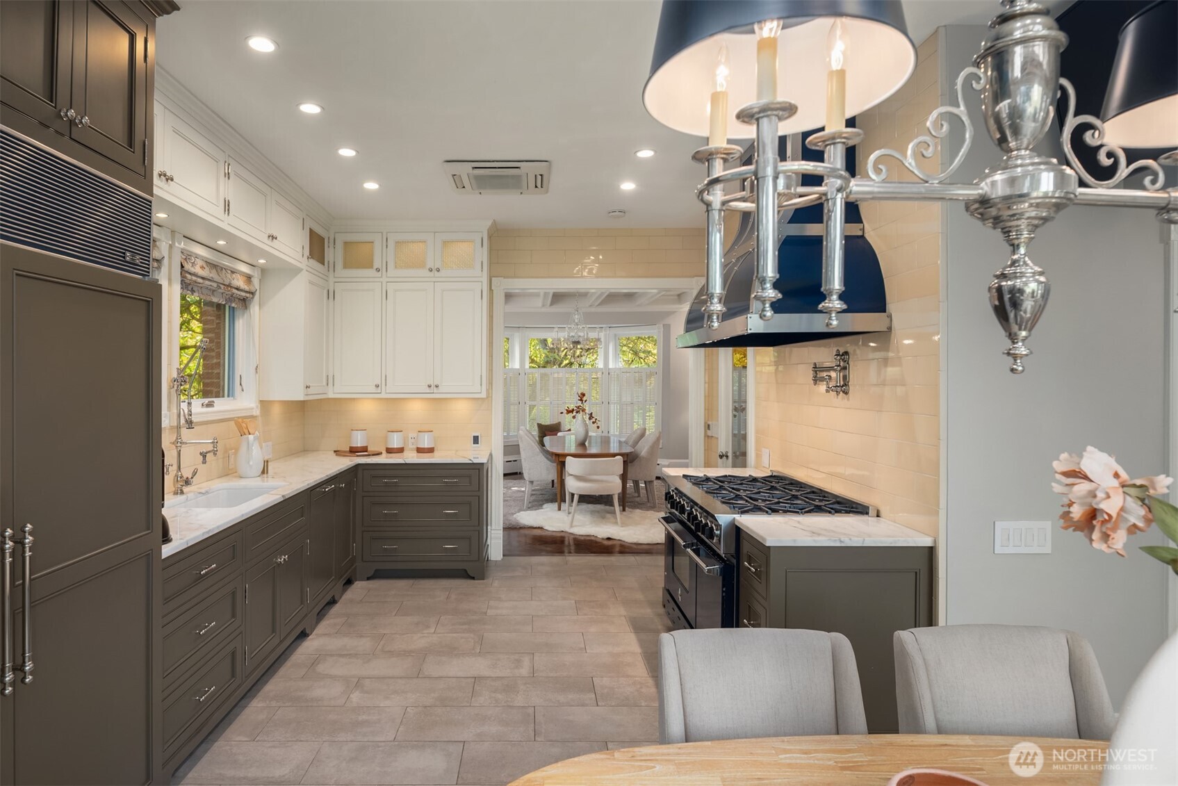 718 E Aloha Street #10, Seattle, WA 98102