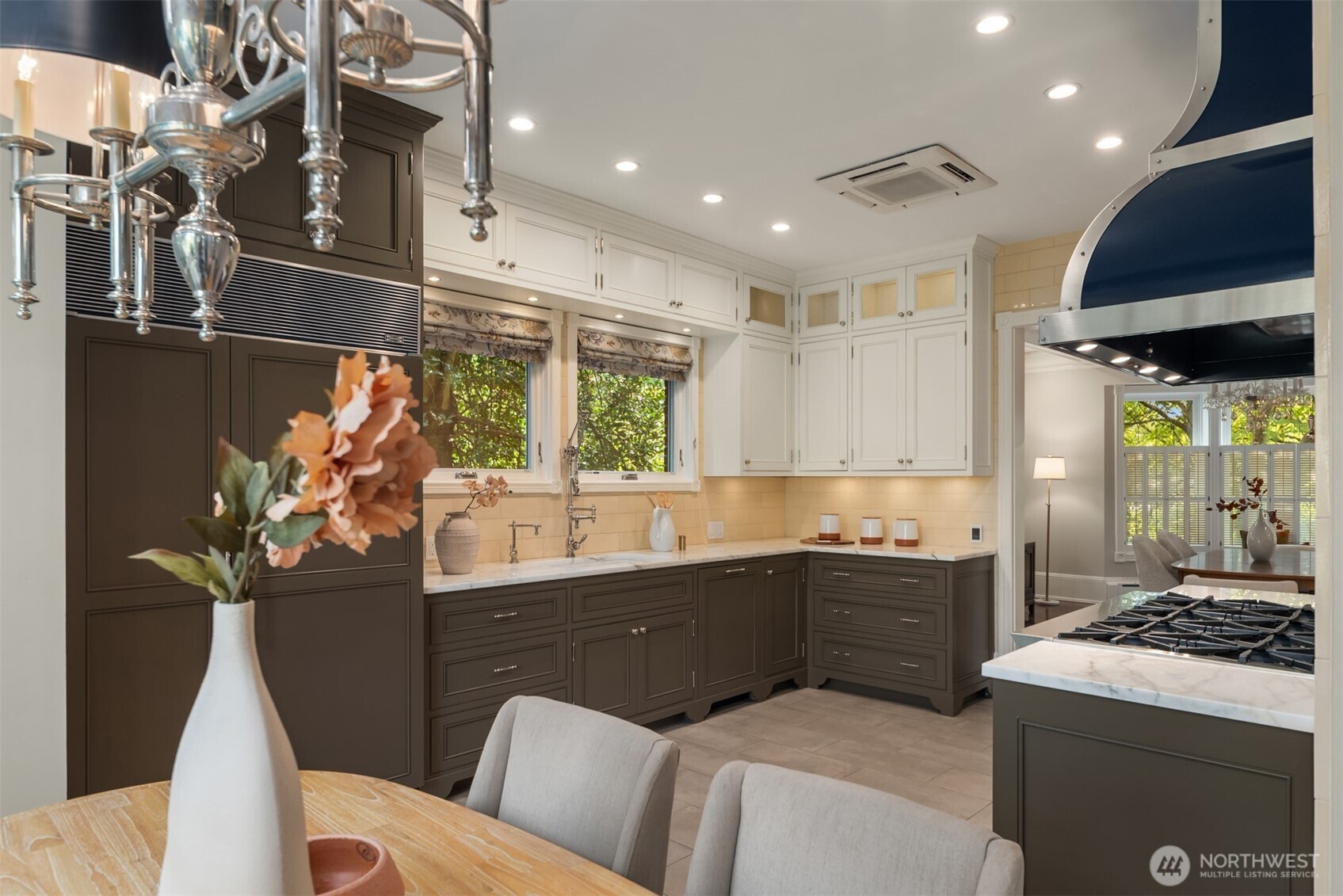 718 E Aloha Street #10, Seattle, WA 98102