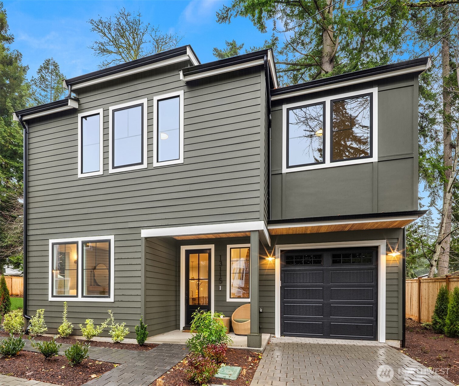 13115 NE 87th Lane , Kirkland, WA 98033