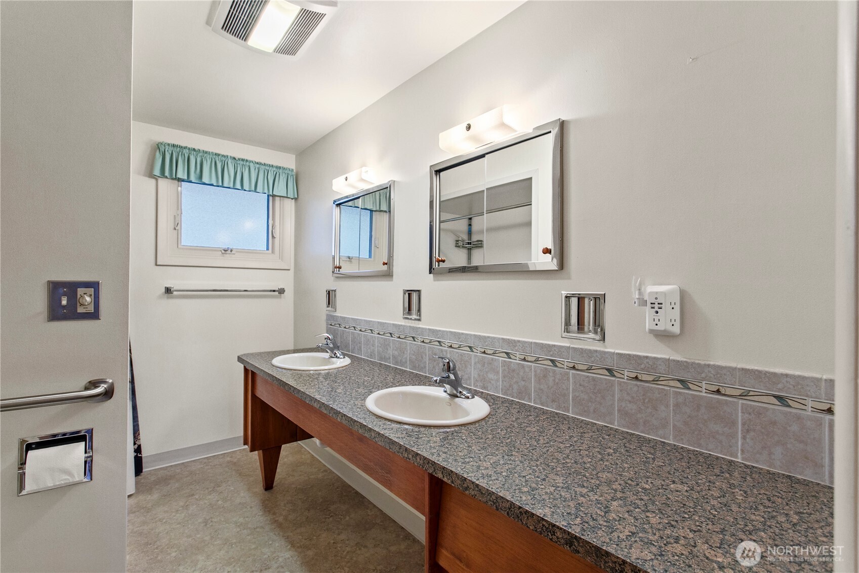 3017 Ammons Drive , Longview, WA 98632