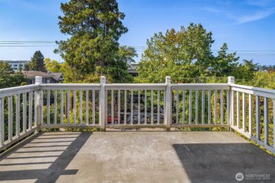 2616 Franklin Avenue E, Seattle, WA 98102-3219 - Photo 11