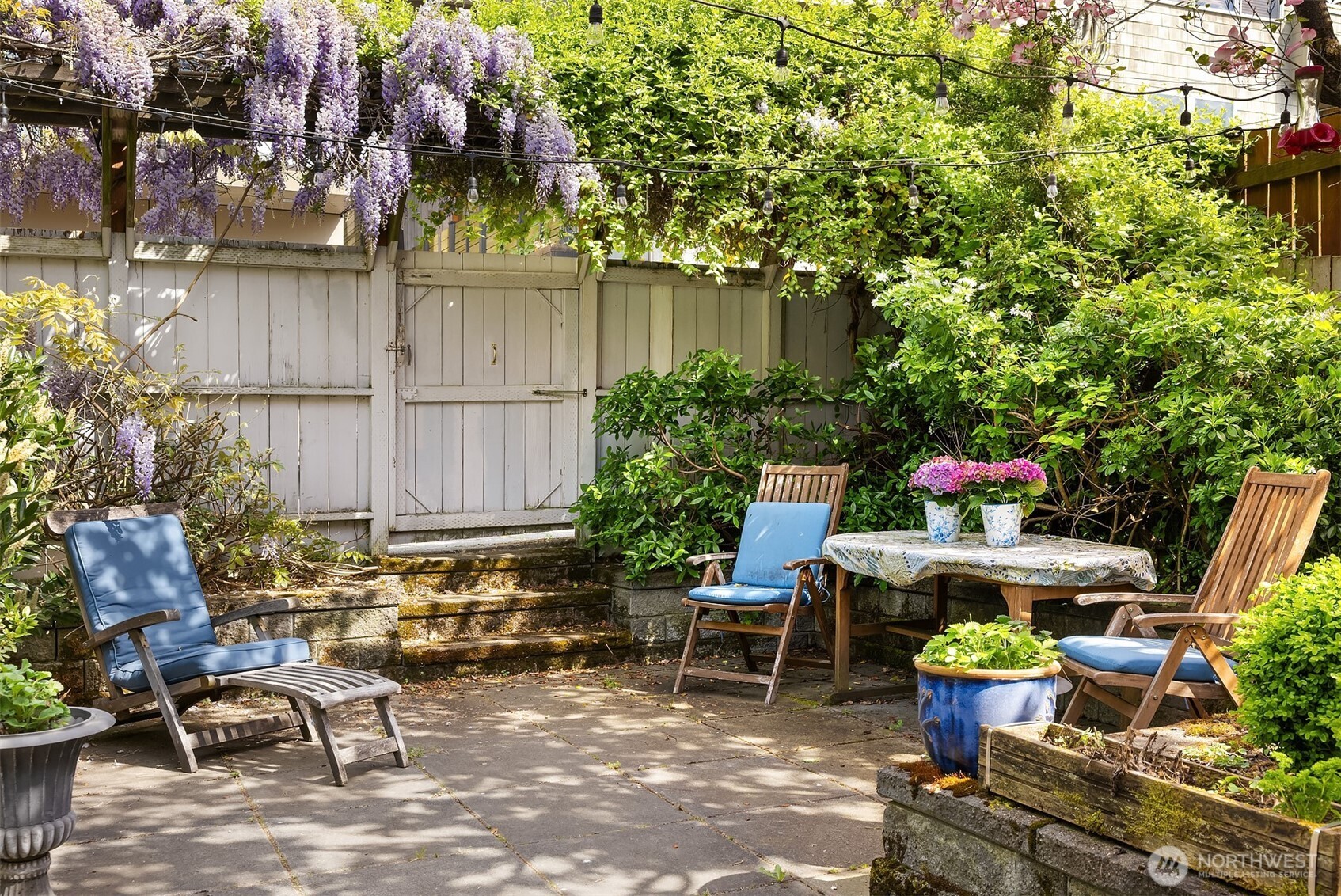 2616 Franklin Avenue E, Seattle, WA 98102-3219