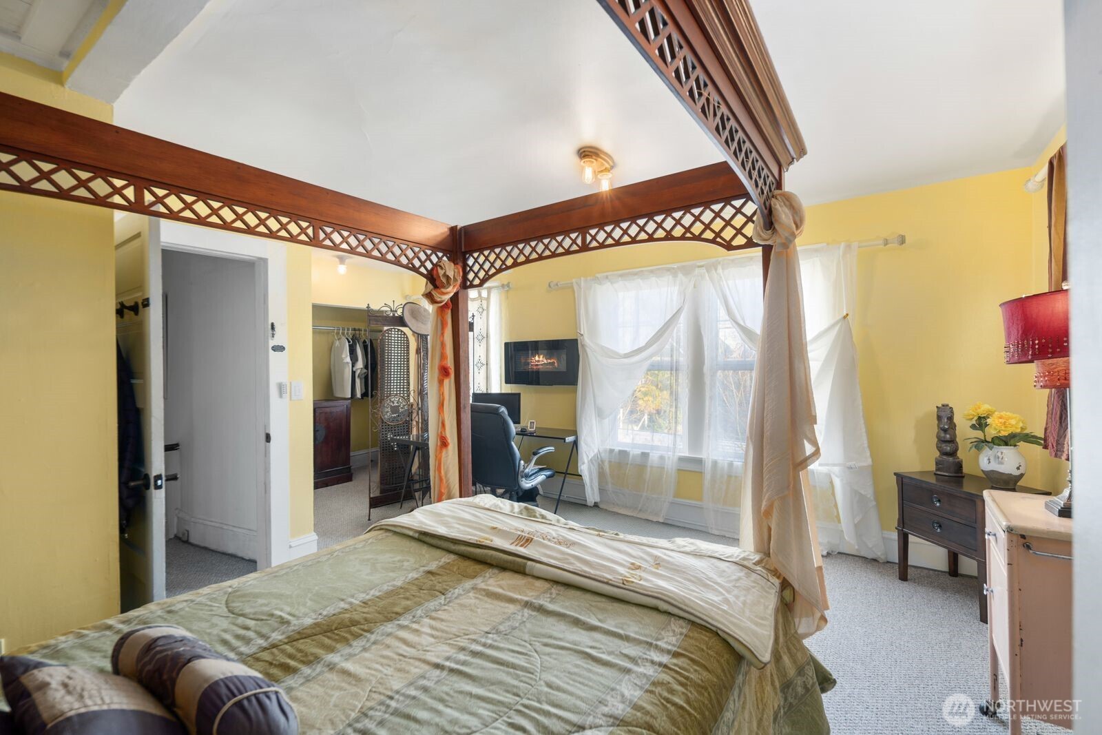 943 23rd Avenue , Seattle, WA 98122