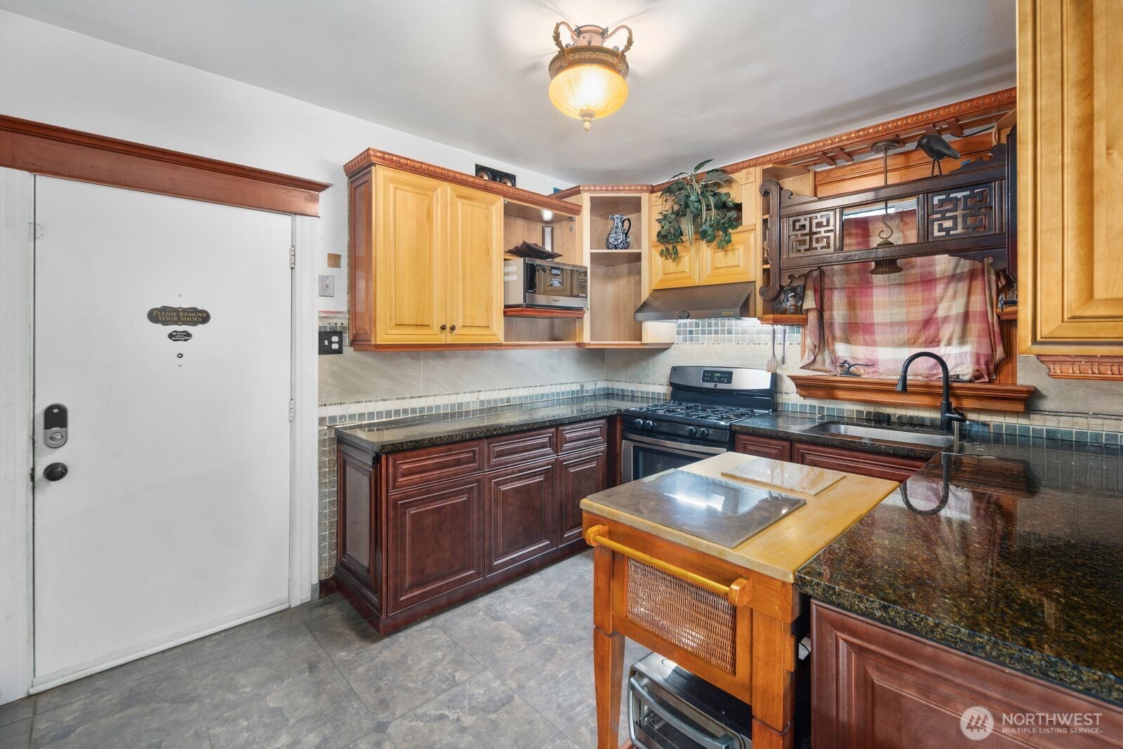 943 23rd Avenue , Seattle, WA 98122