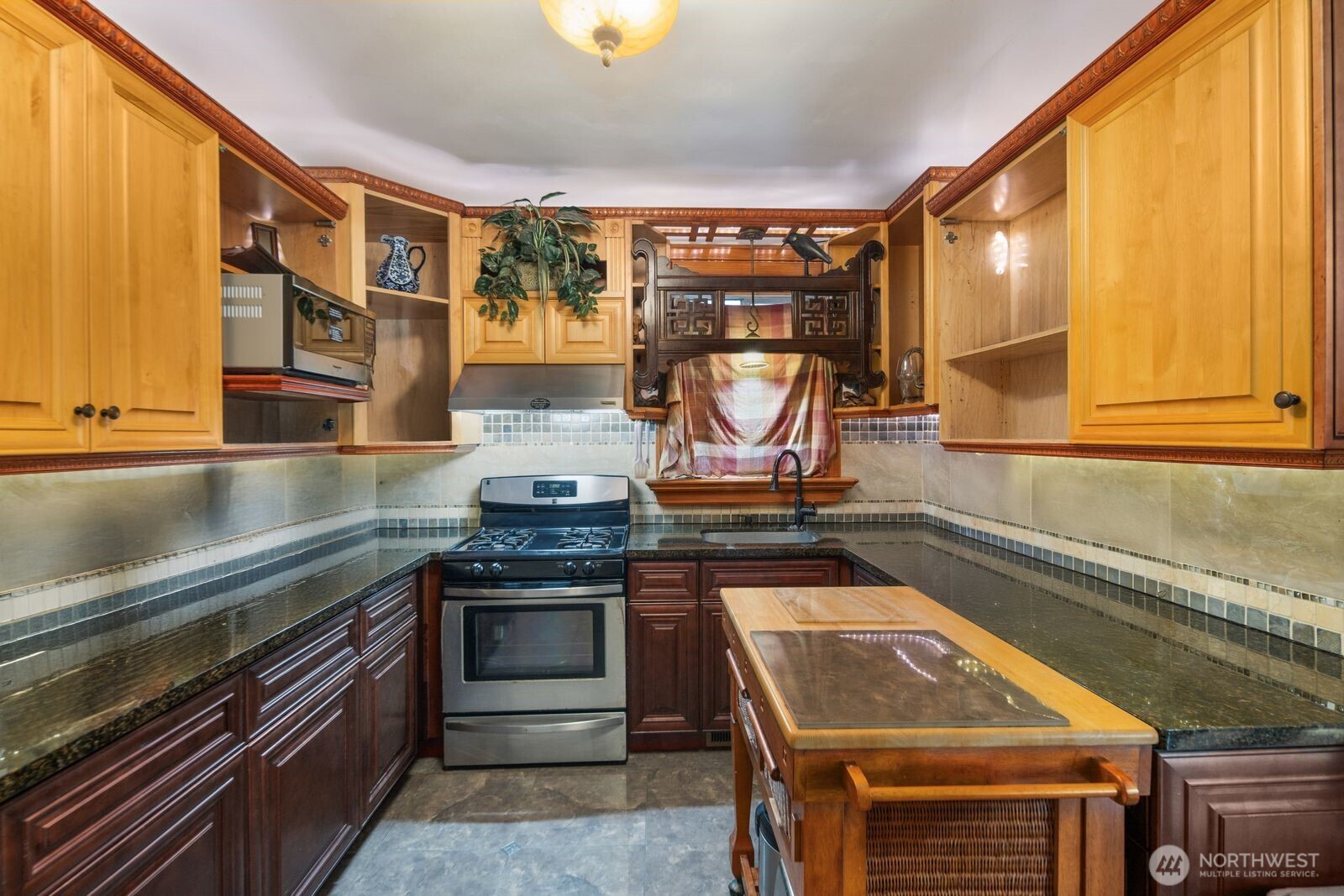 943 23rd Avenue , Seattle, WA 98122