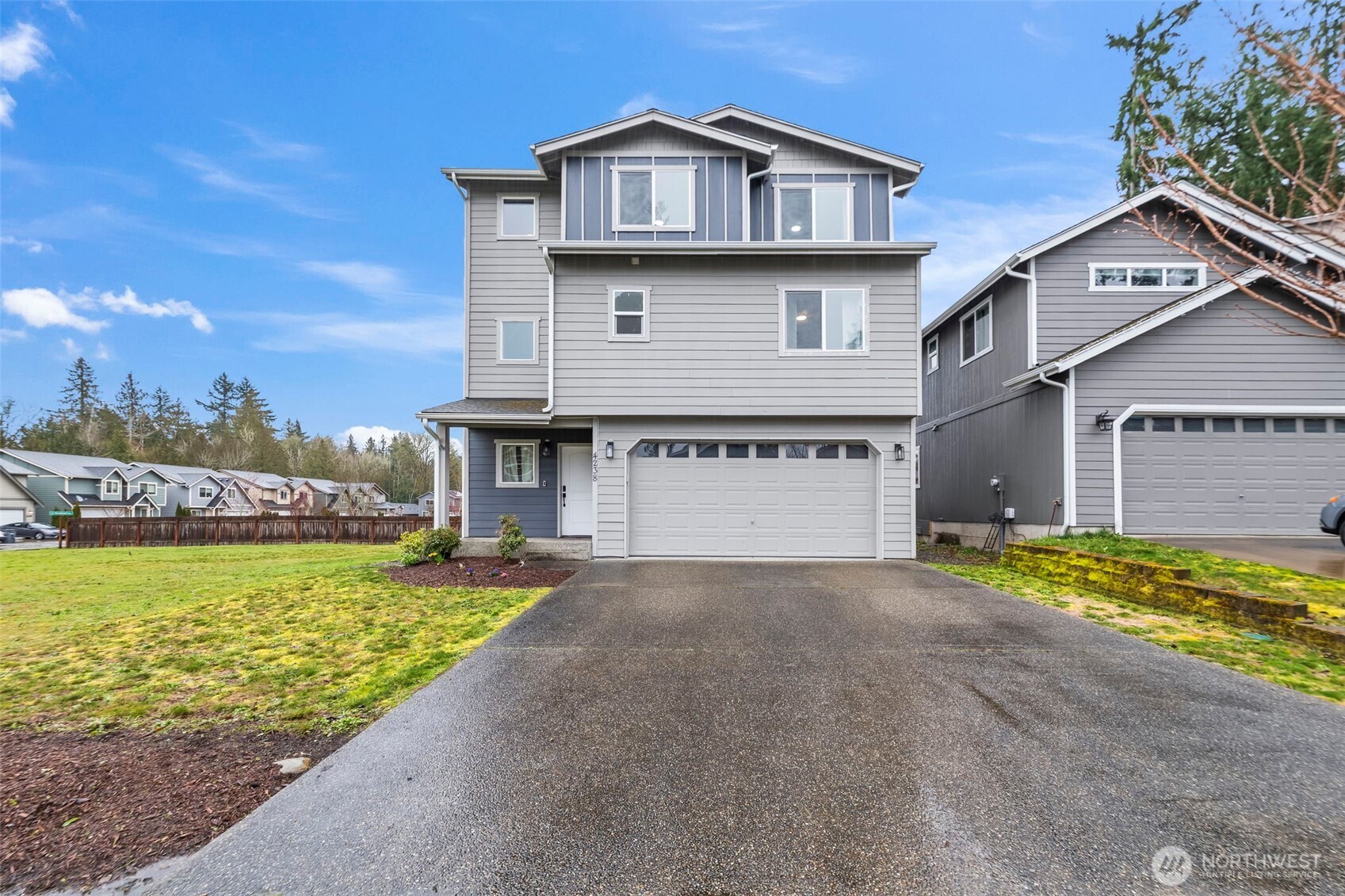 4238 SE Horsehead Way , Port Orchard, WA 98366