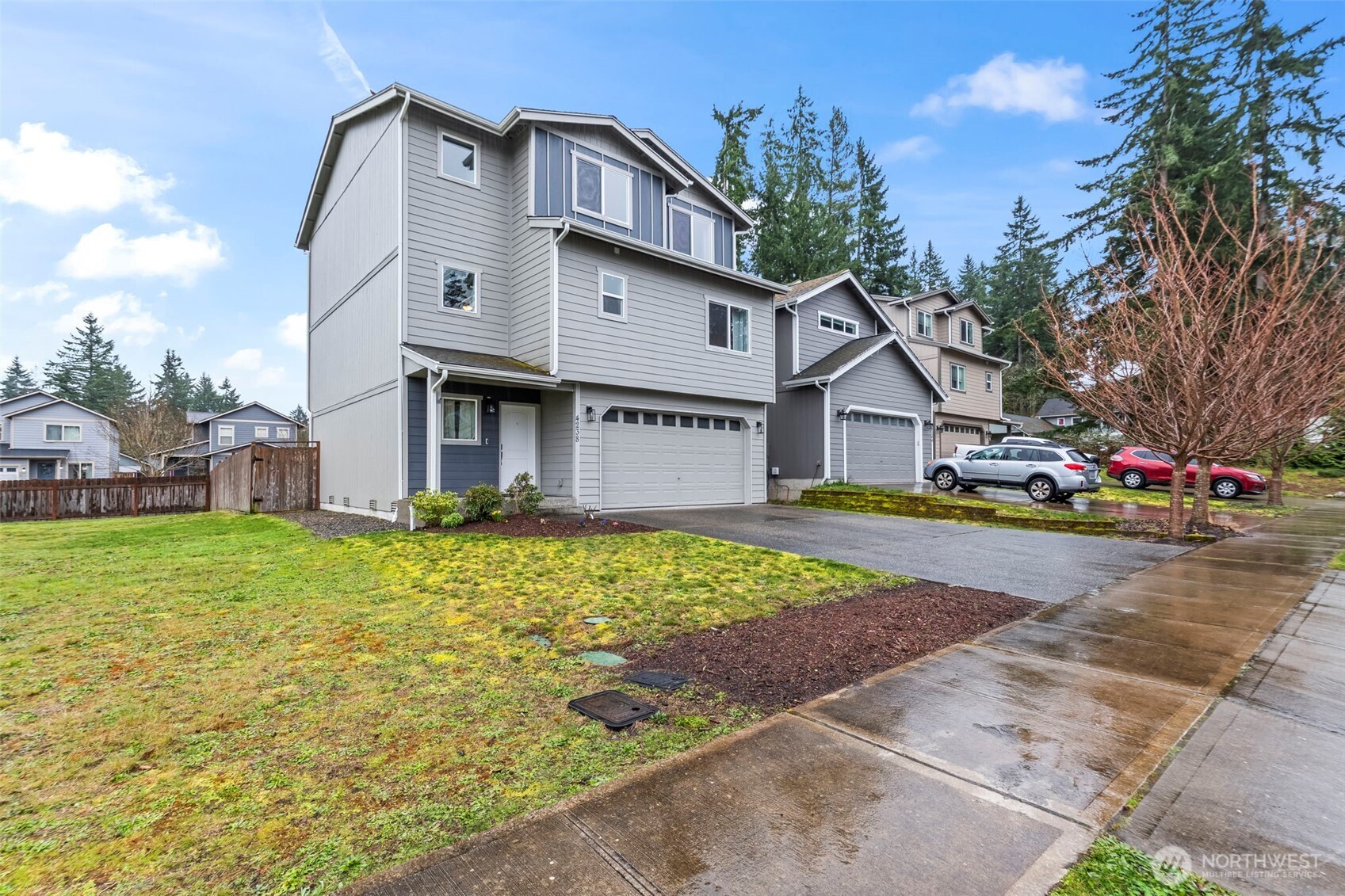 4238 SE Horsehead Way , Port Orchard, WA 98366