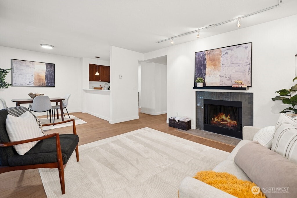 1311 12th Avenue S #E303, Seattle, WA 98144