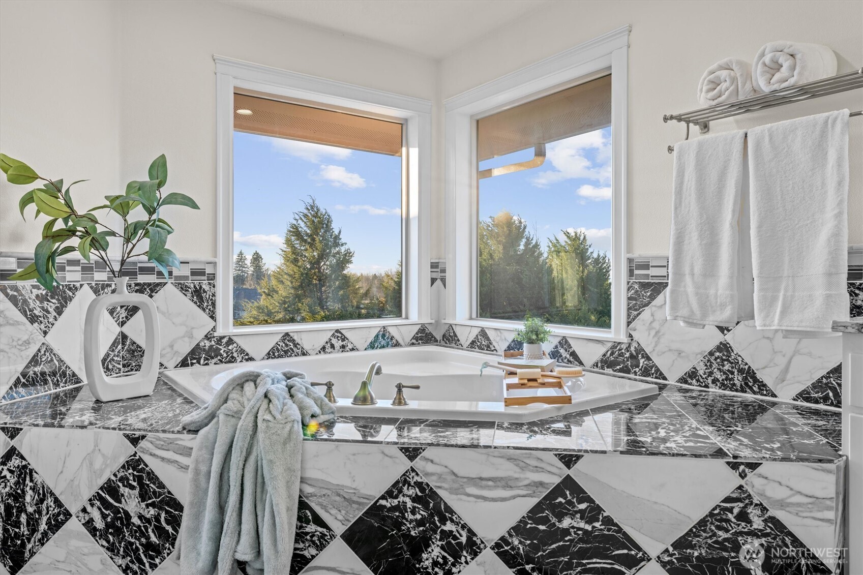 1727 NW Ogden Street , Camas, WA 98607