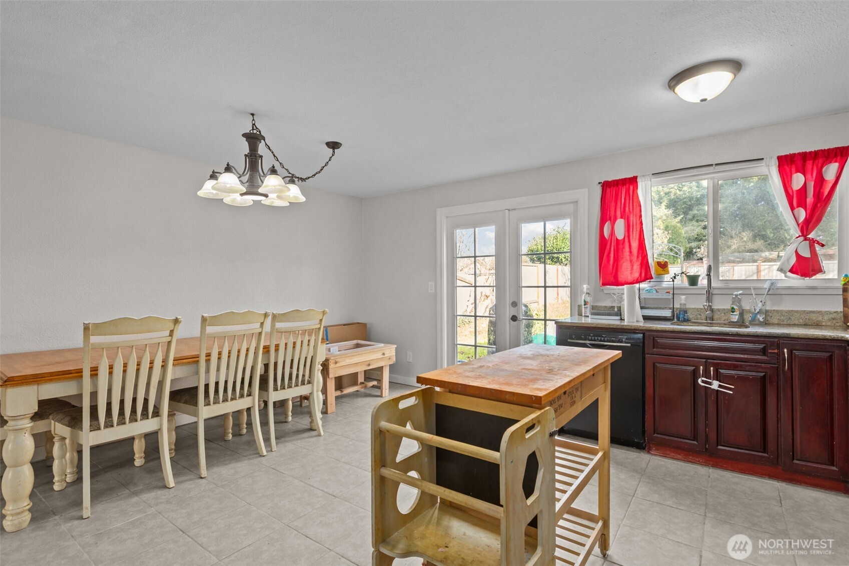 1711 4th Avenue NW, Puyallup, WA 98371