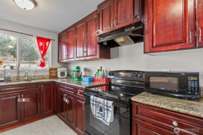 1711 4th Avenue NW, Puyallup, WA 98371 - Photo 14