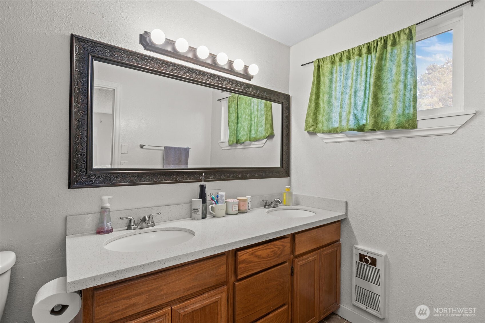 1711 4th Avenue NW, Puyallup, WA 98371