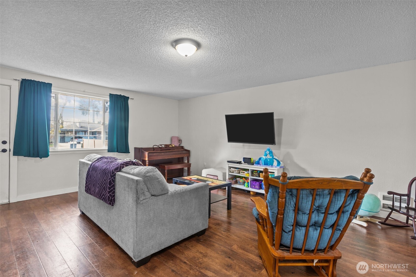 1711 4th Avenue NW, Puyallup, WA 98371