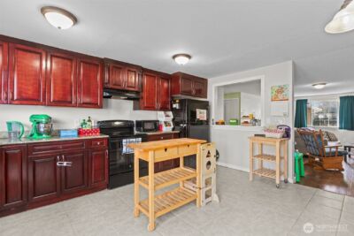 1711 4th Avenue NW, Puyallup, WA 98371 - Photo 9