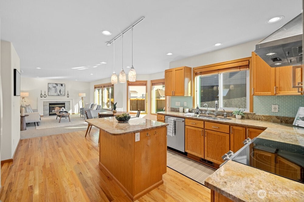 19811 13th Place W, Lynnwood, WA 98036