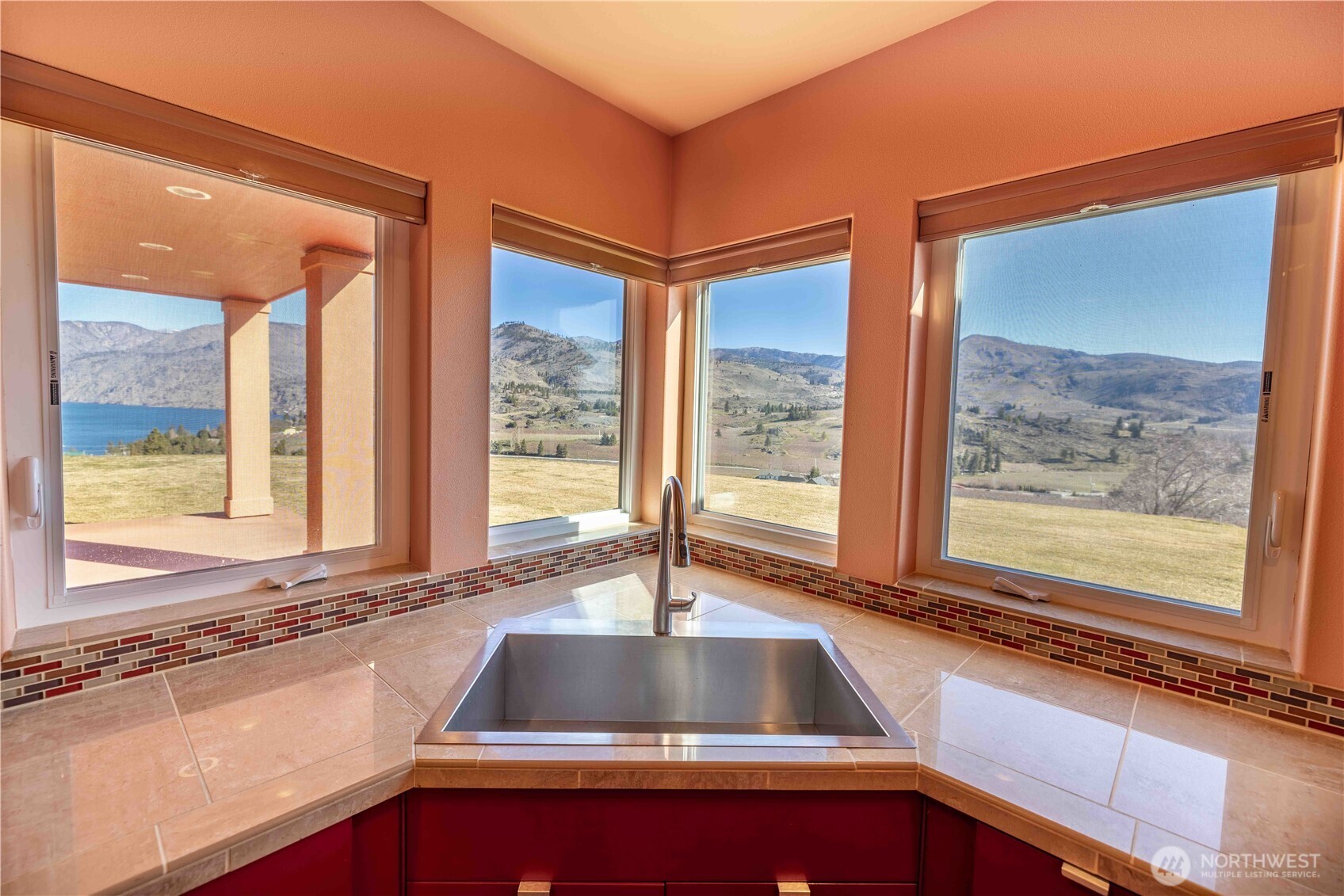 555 Loop Avenue , Manson, WA 98831