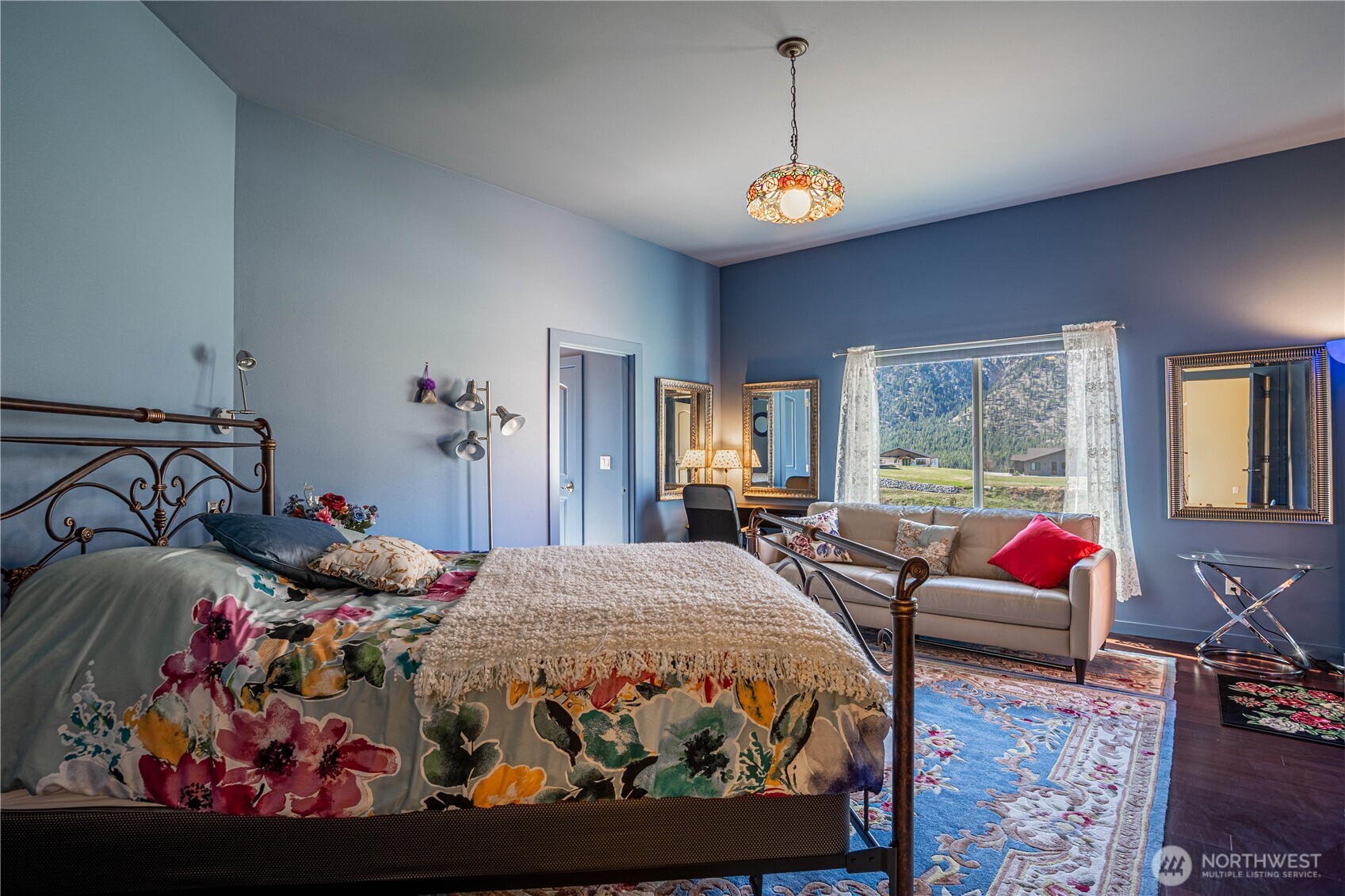 555 Loop Avenue , Manson, WA 98831