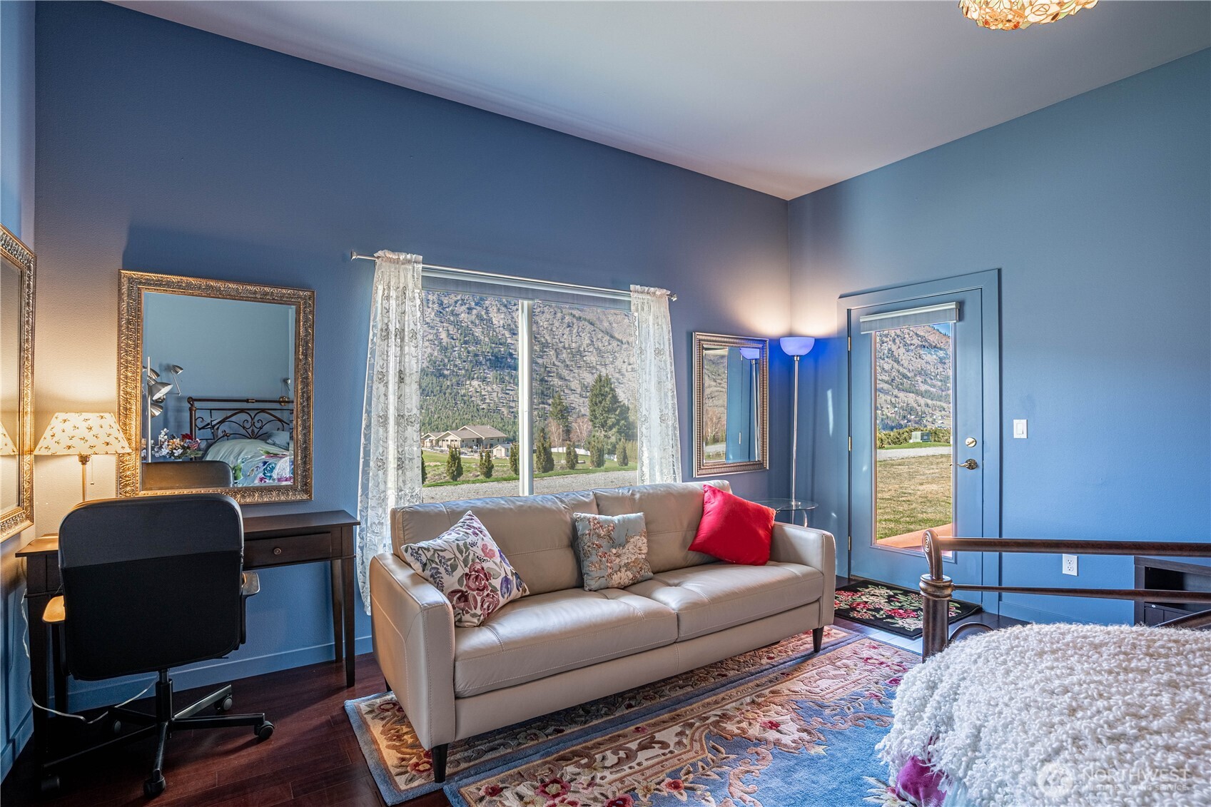 555 Loop Avenue , Manson, WA 98831