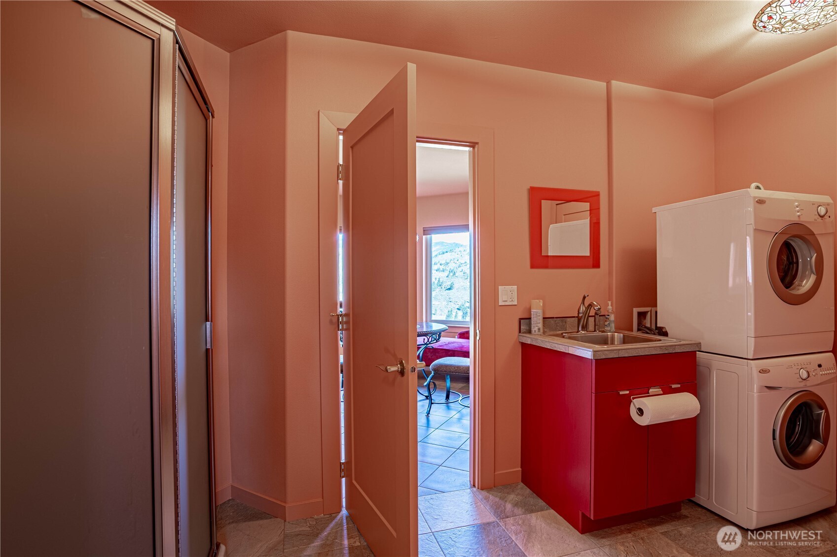 555 Loop Avenue , Manson, WA 98831