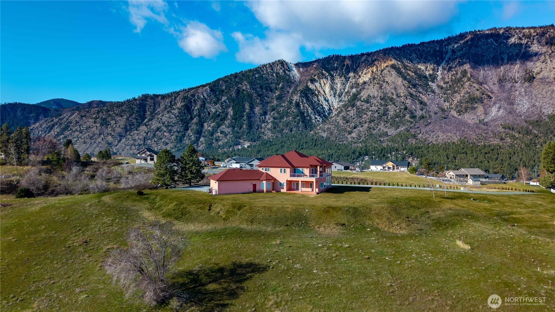 555 Loop Avenue , Manson, WA 98831