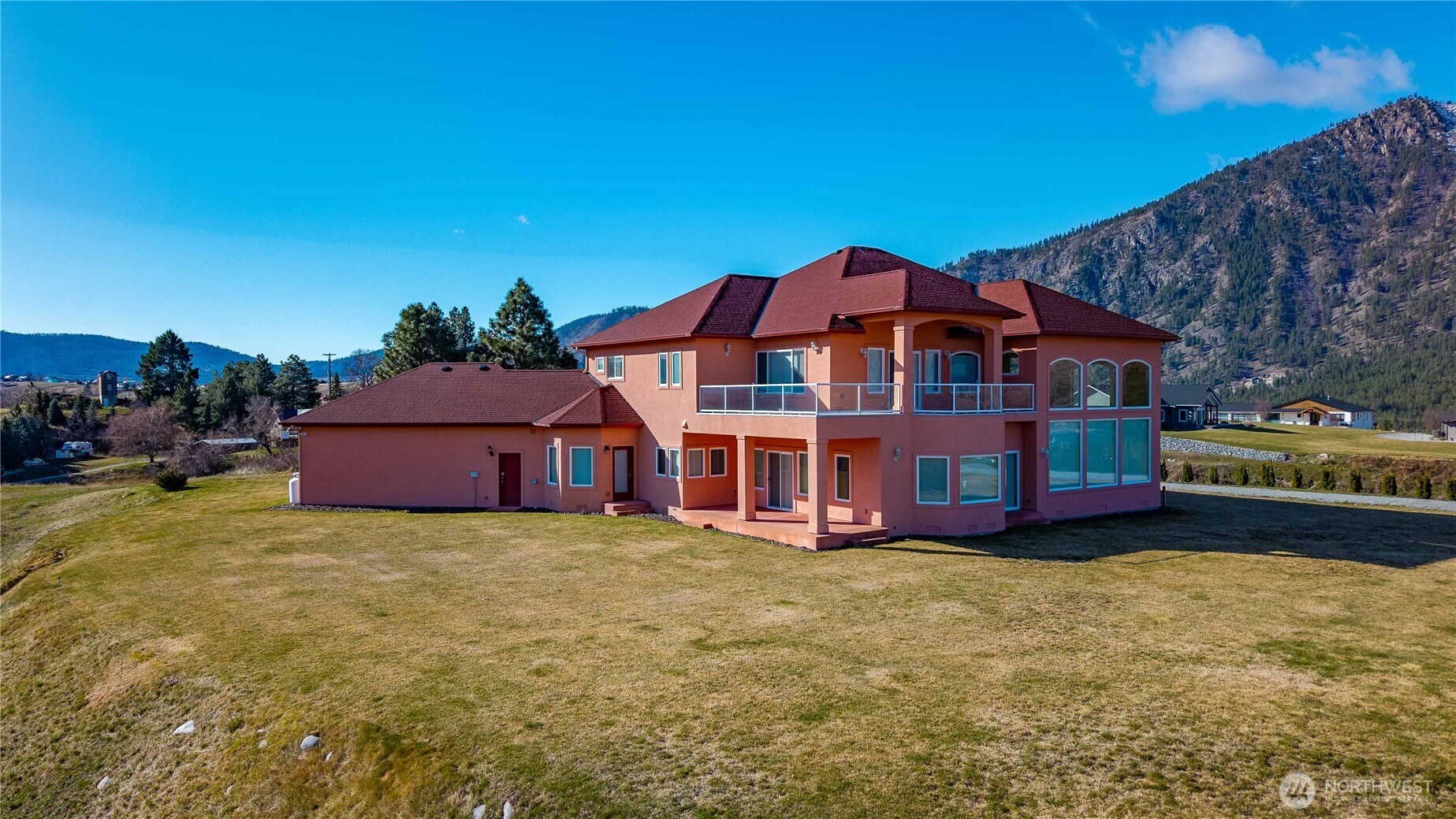 555 Loop Avenue , Manson, WA 98831