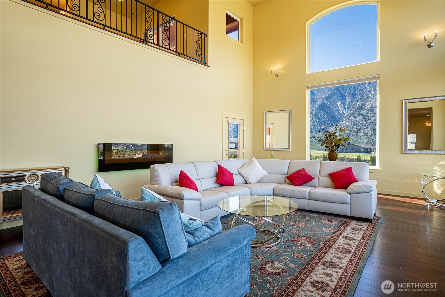 555 Loop Avenue , Manson, WA 98831