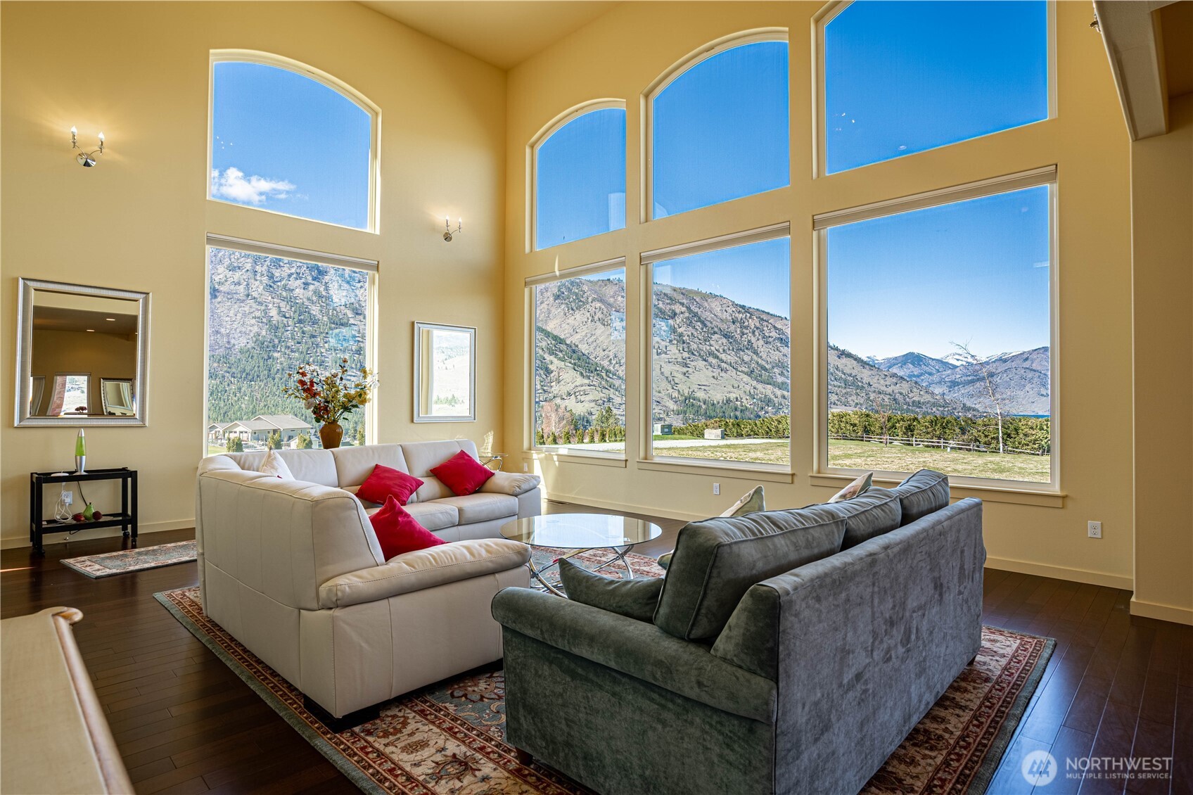 555 Loop Avenue , Manson, WA 98831