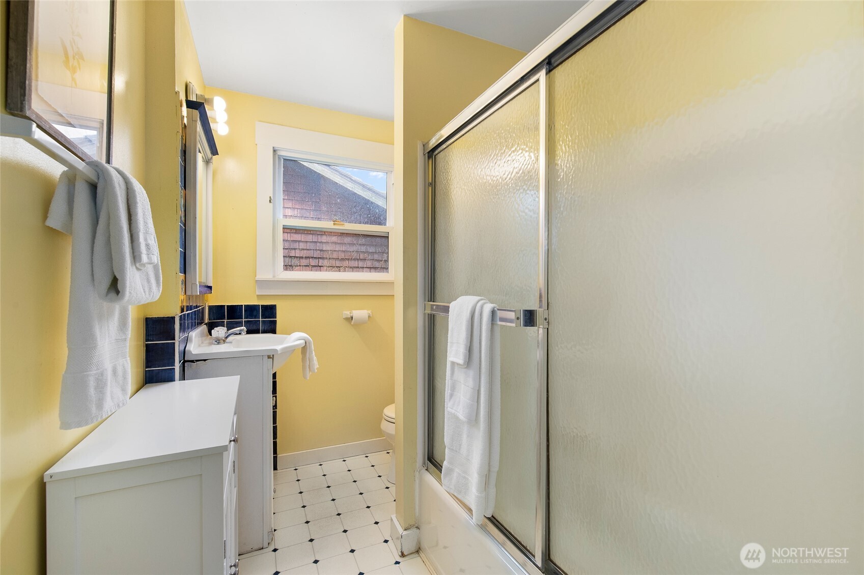 5046 35th Avenue NE, Seattle, WA 98105