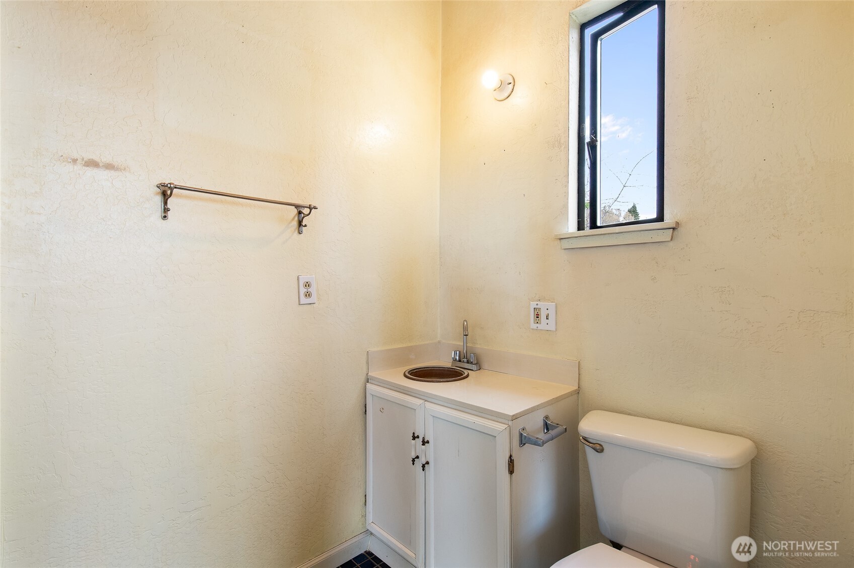 5046 35th Avenue NE, Seattle, WA 98105