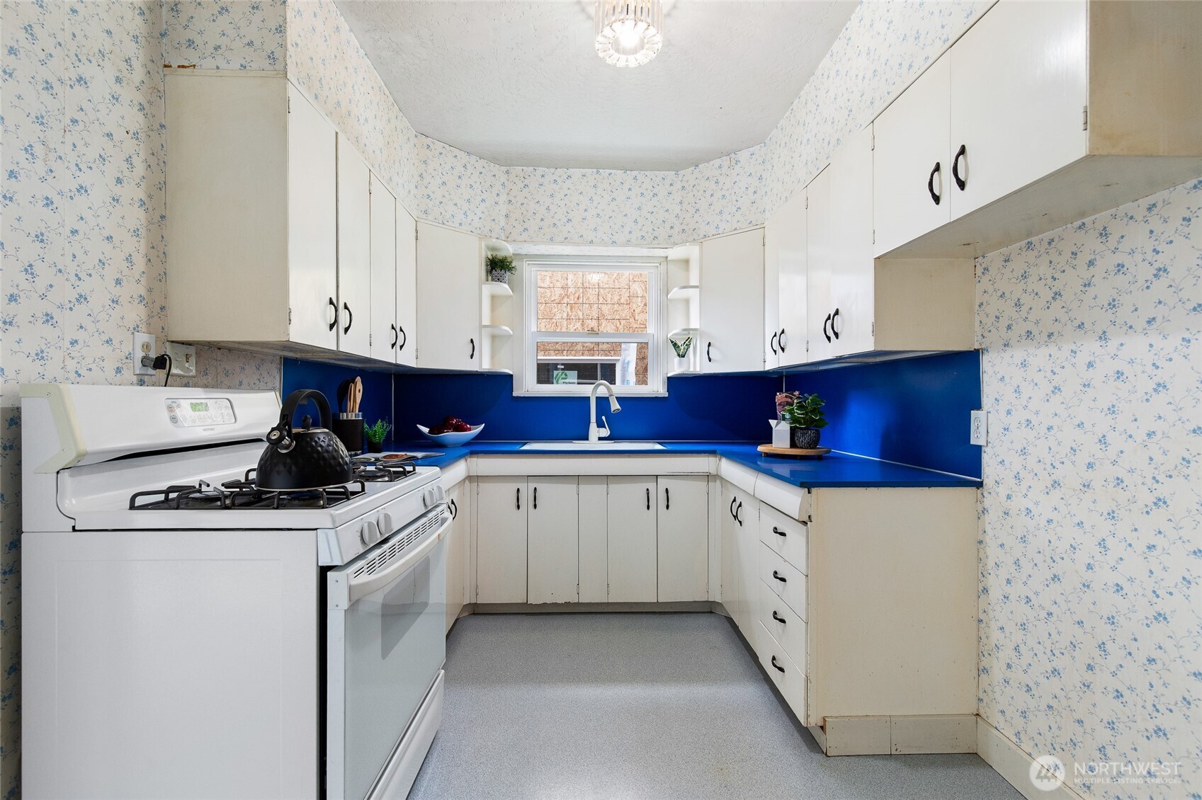 5046 35th Avenue NE, Seattle, WA 98105