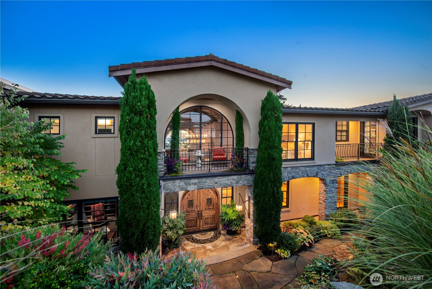 435 8th Avenue W, Kirkland, WA 98033