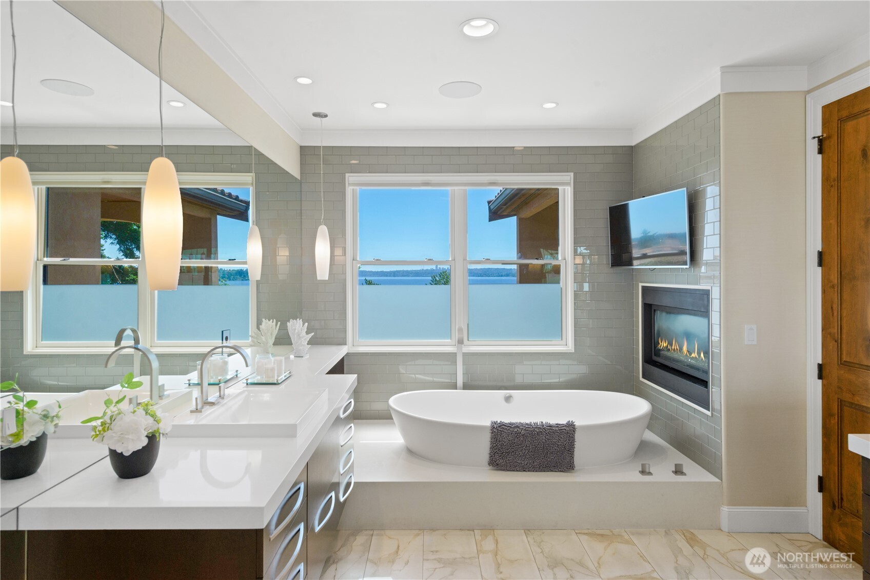 435 8th Avenue W, Kirkland, WA 98033