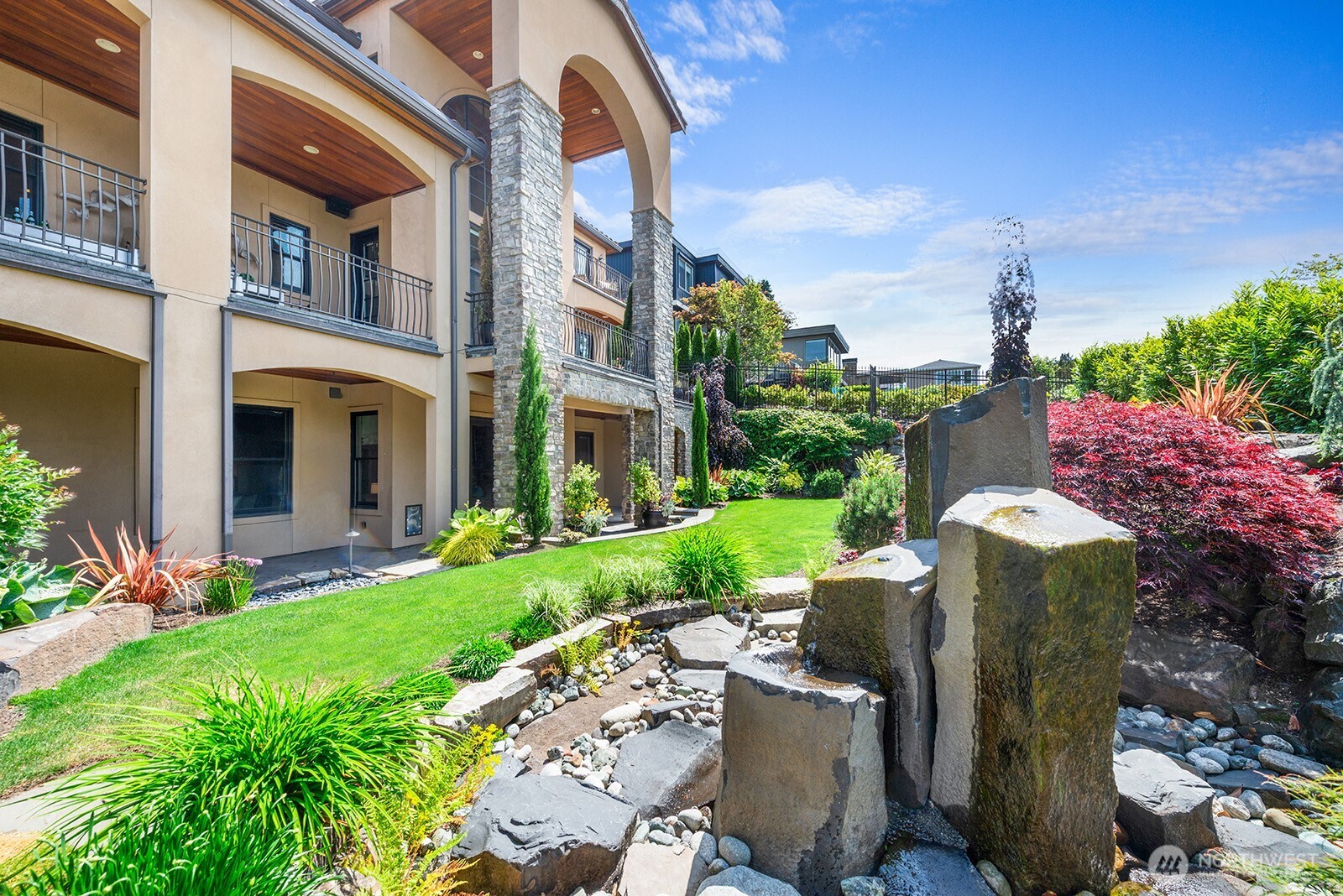 435 8th Avenue W, Kirkland, WA 98033