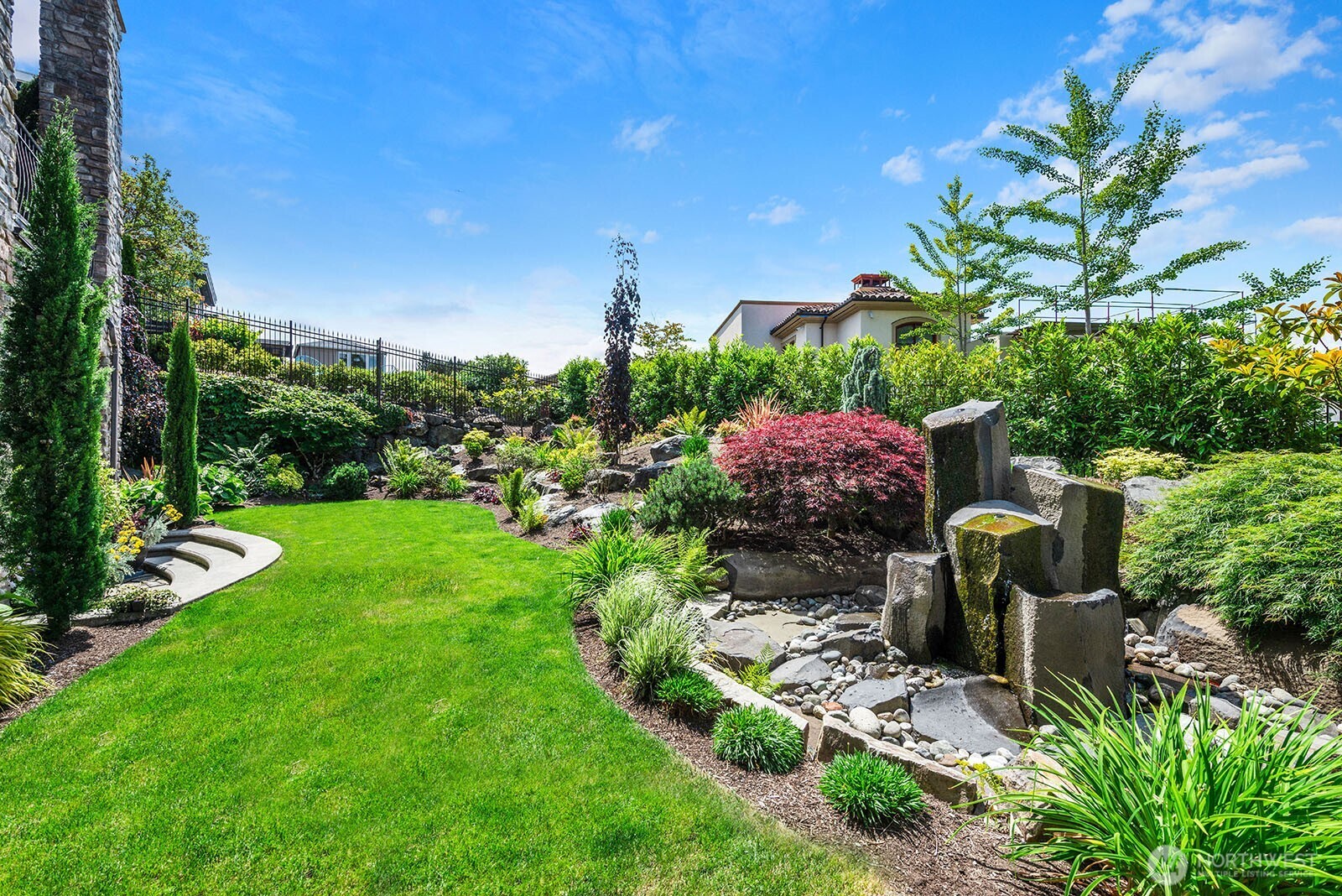 435 8th Avenue W, Kirkland, WA 98033