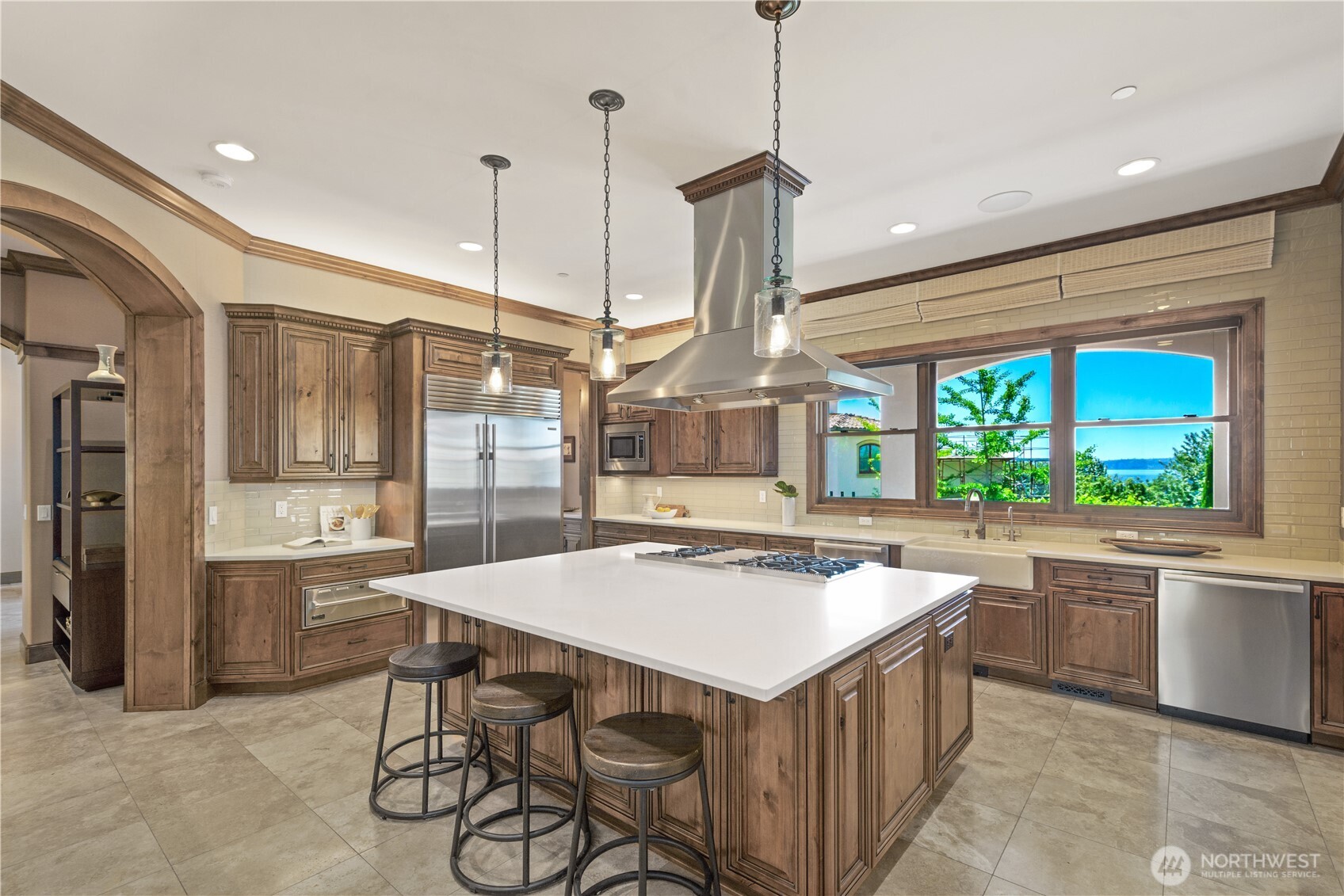 435 8th Avenue W, Kirkland, WA 98033