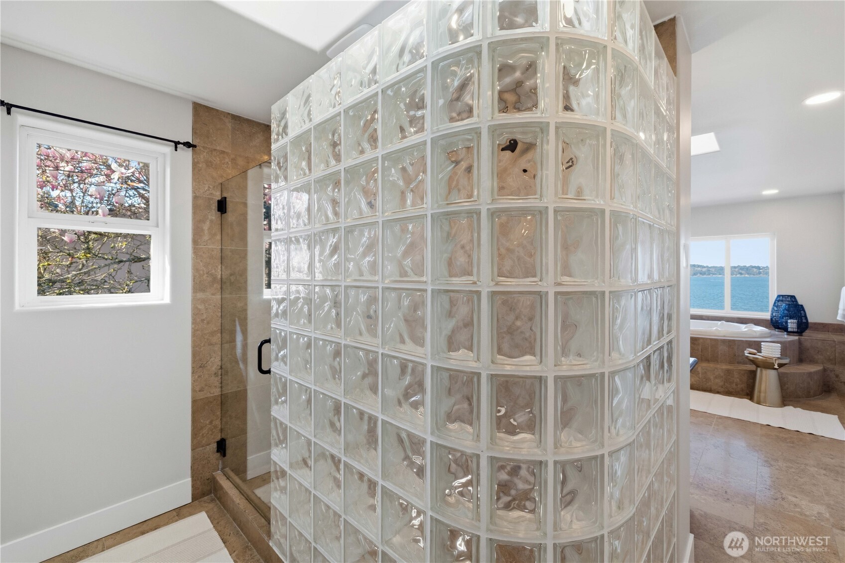 17714 SE 40th Place , Bellevue, WA 98008