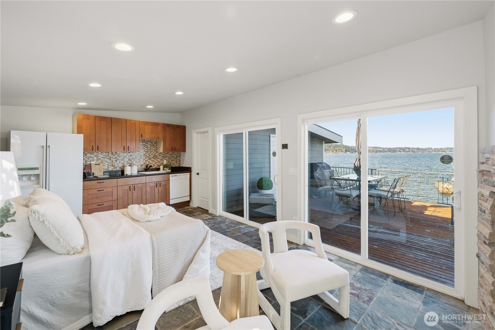 17714 SE 40th Place , Bellevue, WA 98008