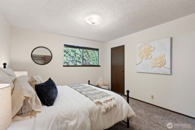 9545 Interlake Avenue N, Seattle, WA 98103 - Photo 21