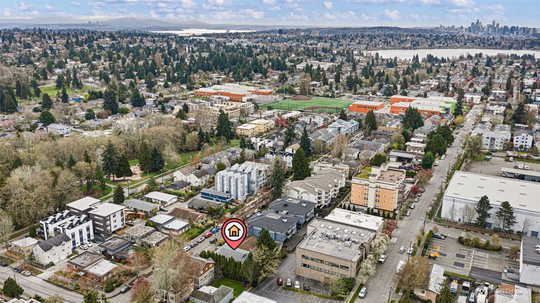 9545 Interlake Avenue N, Seattle, WA 98103