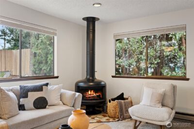 9545 Interlake Avenue N, Seattle, WA 98103 - Photo 5