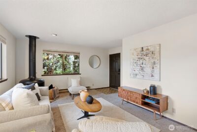 9545 Interlake Avenue N, Seattle, WA 98103 - Photo 6