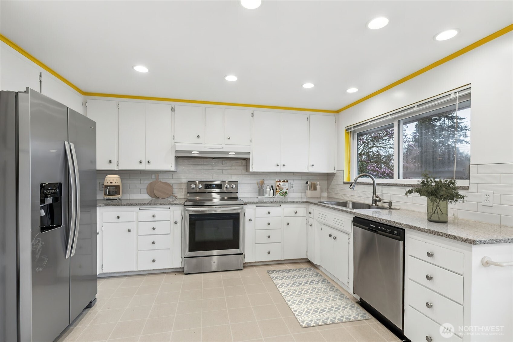 18930 66th Place W, Lynnwood, WA 98036