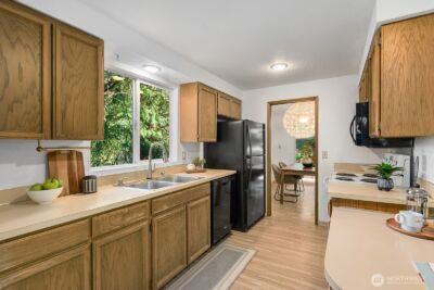 2014 193rd Avenue SE, Sammamish, WA 98075 - Photo 8