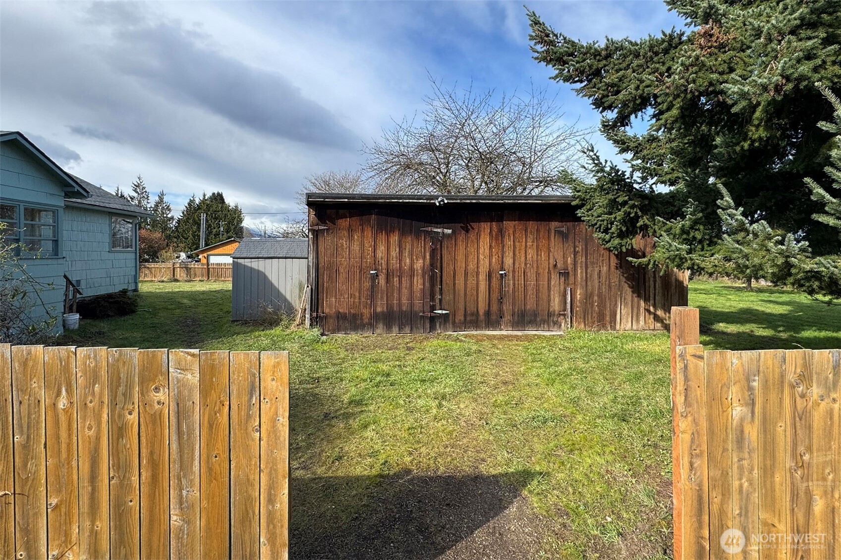 2367 E Fourth Avenue , Port Angeles, WA 98362