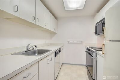 121 Vine Street #505, Seattle, WA 98121 - Photo 5