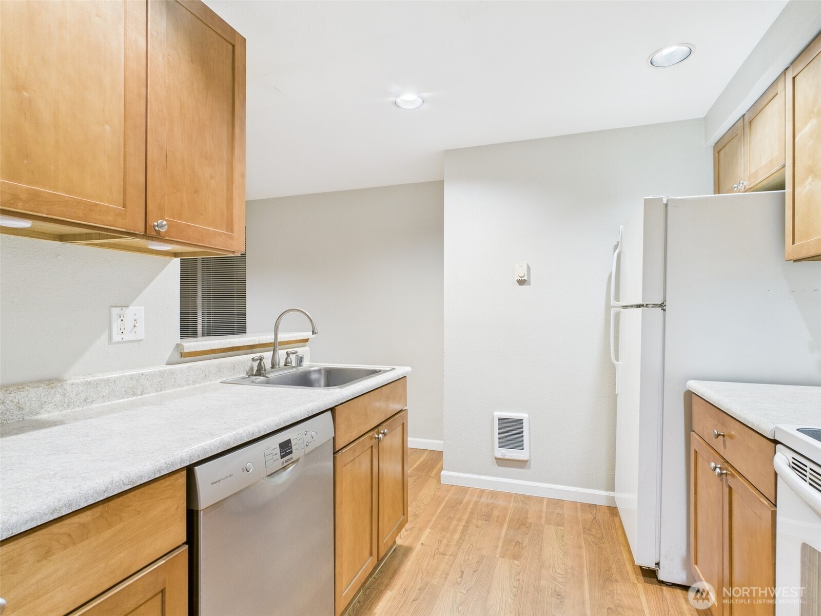 26335 116th Avenue SE #H 205, Kent, WA 98030