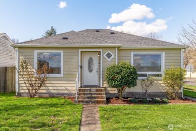 835 20th Avenue , Longview, WA 98632