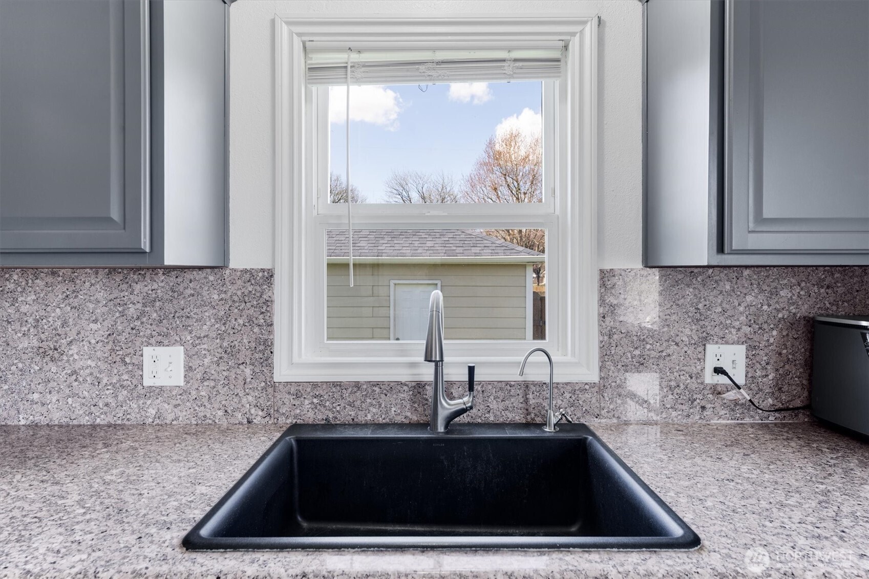 835 20th Avenue , Longview, WA 98632