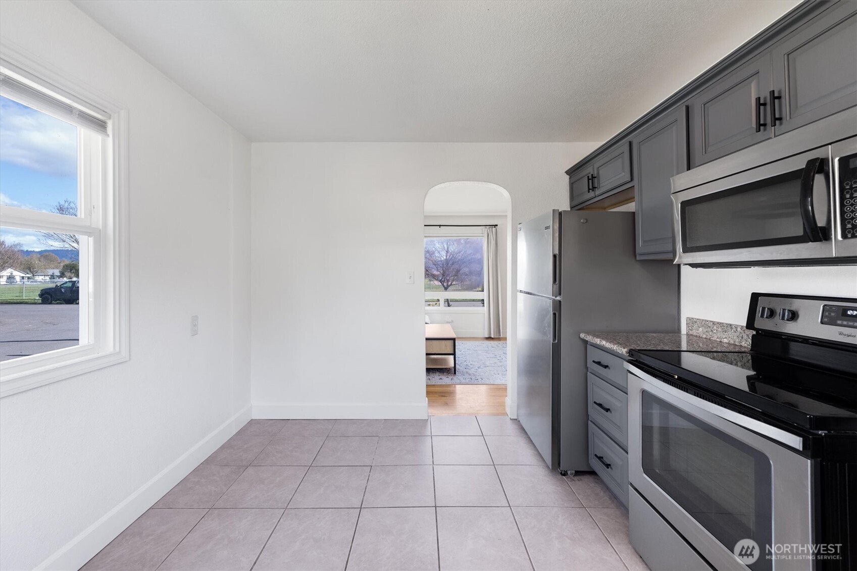 835 20th Avenue , Longview, WA 98632